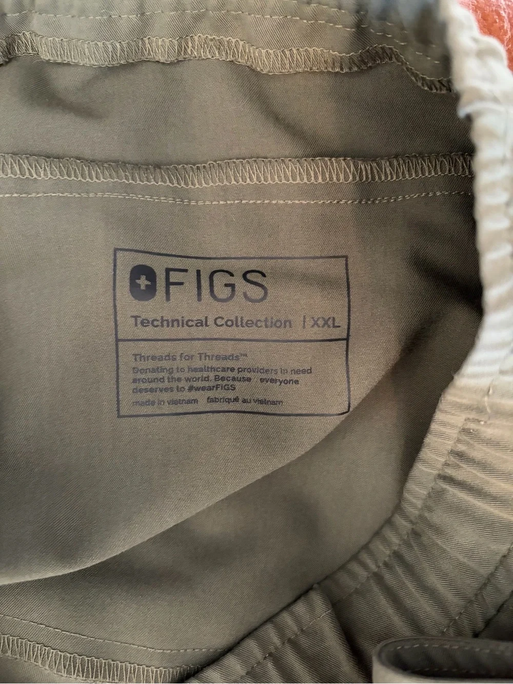 Figs comfortable olive